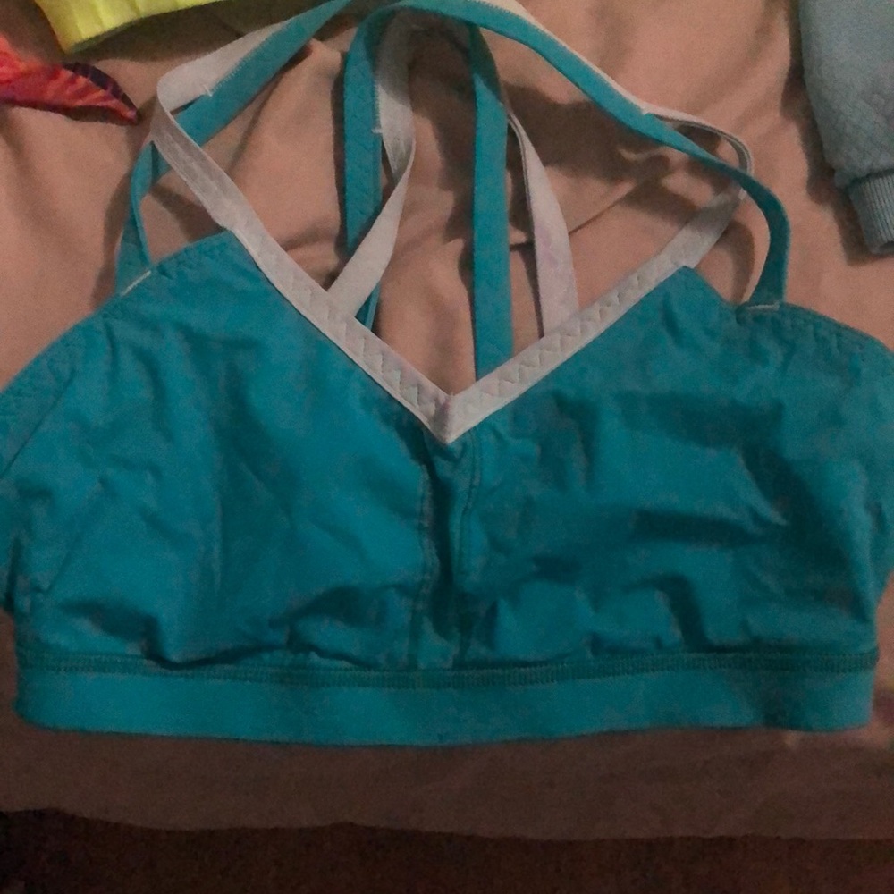 Sports bra bundle - Picture 3 of 4